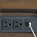 Lyncott noćni stolić