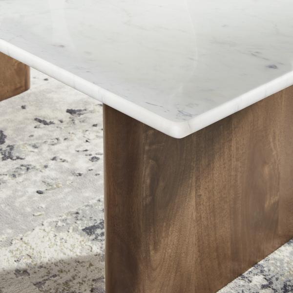 Isanti koktel stolić